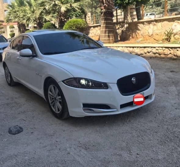 جاكوار XF 2012